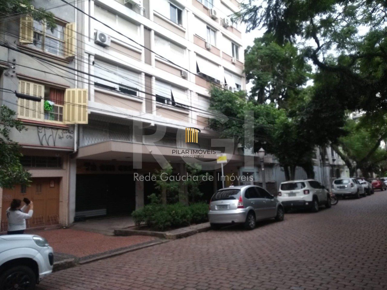 Apartamento JK  em andar alto no coração da Cidade Baixa
