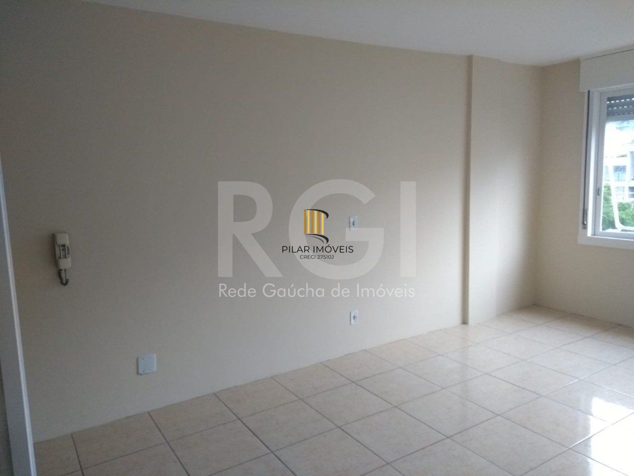 Apartamento JK  em andar alto no coração da Cidade Baixa