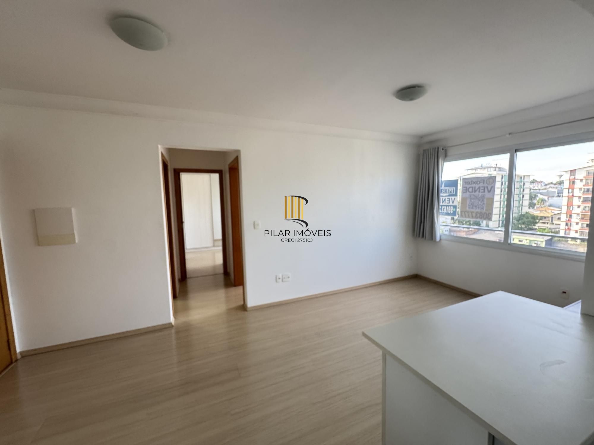Apartamento em andar alto, posição solar norte/nascente, com excelente iluminação e ventilação natural.