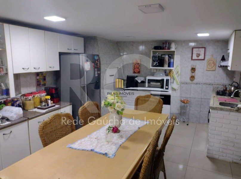 Casa à venda com 3 quartos e garagem 2 carros!