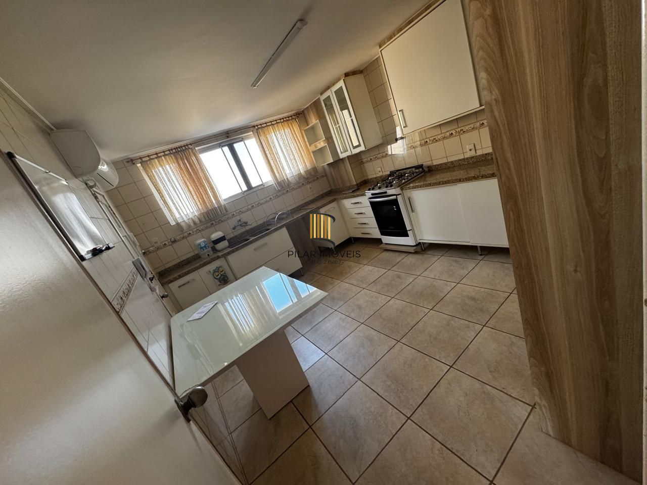 Apartamento super Amplo em frente a Santa Casa, Centro Histórico - POA