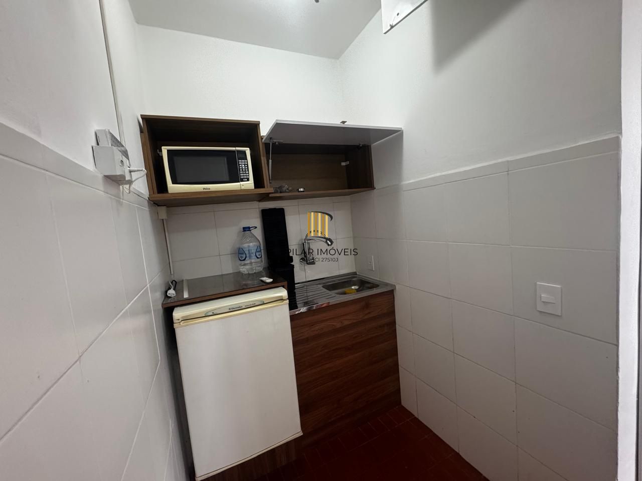 Kitnet, desocupado e pronto para morar no coração do Centro Histórico de Porto Alegre