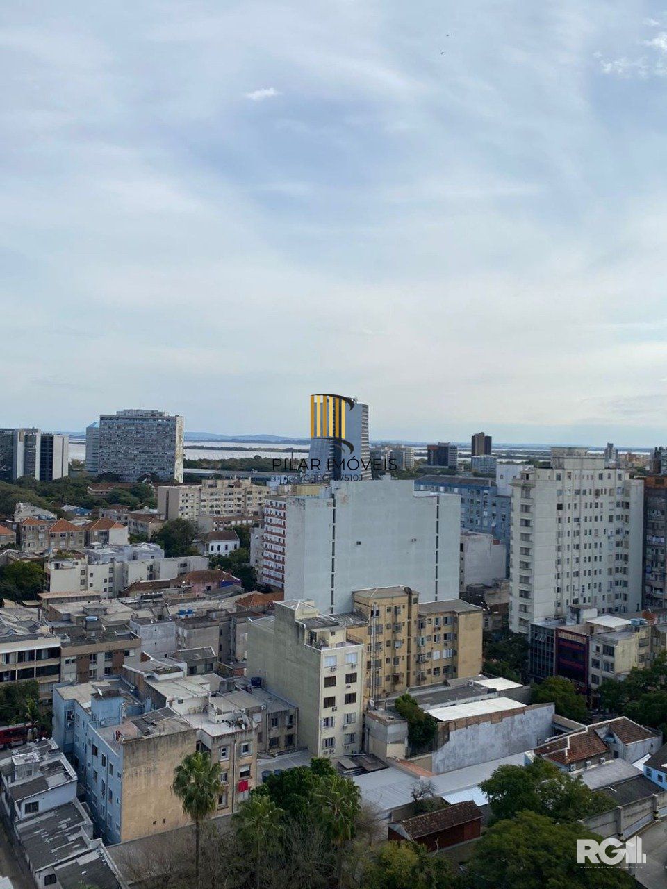 APARTAMENTO 2 DORMITÓRIOS COM VAGA DE GARAGEM COBERTA! CÓD.390235