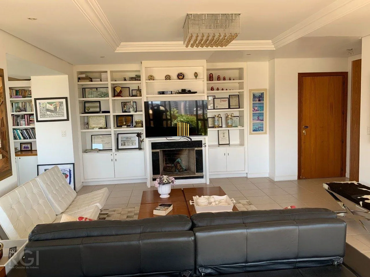 Cobertura para Venda - 310m², 3 dormitórios, sendo 1 suites, 4 vagas - Rio Branc