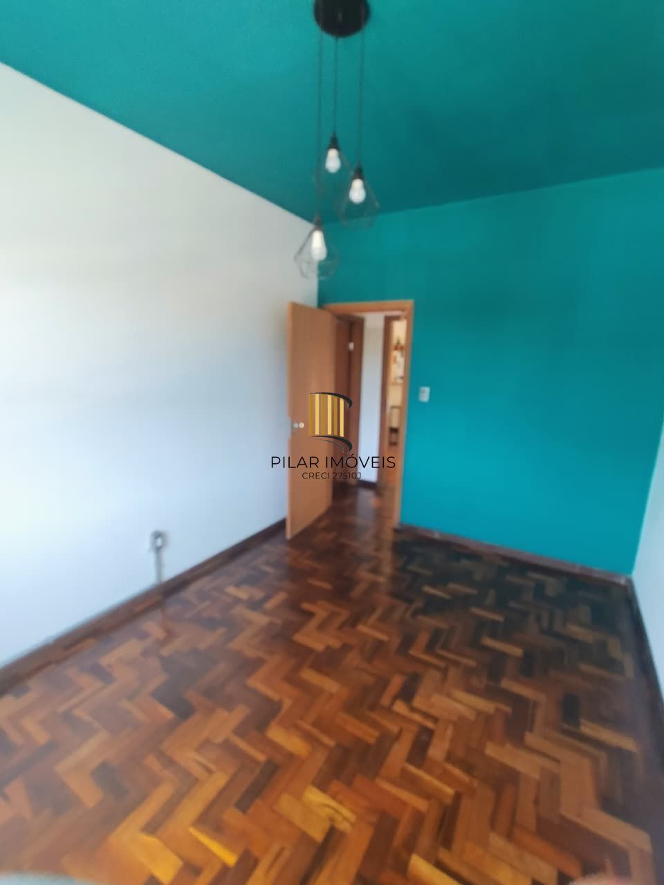 Ótimo apartamento desocupado de frente para a Redenção- Cidade Baixa