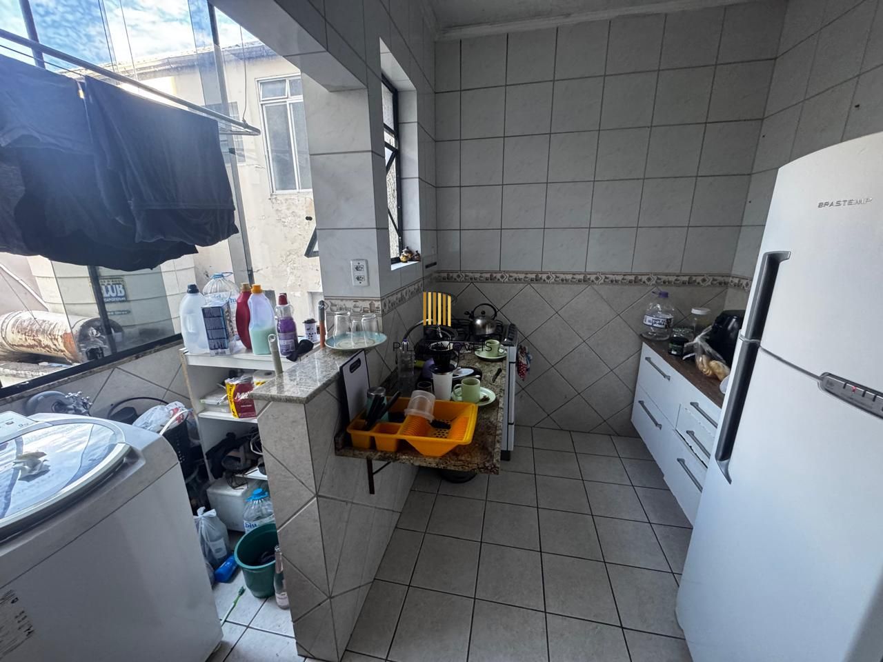 Apartamento de 3 dormitórios, banheiro social e lavabo na Cidade Baixa em Porto Alegre