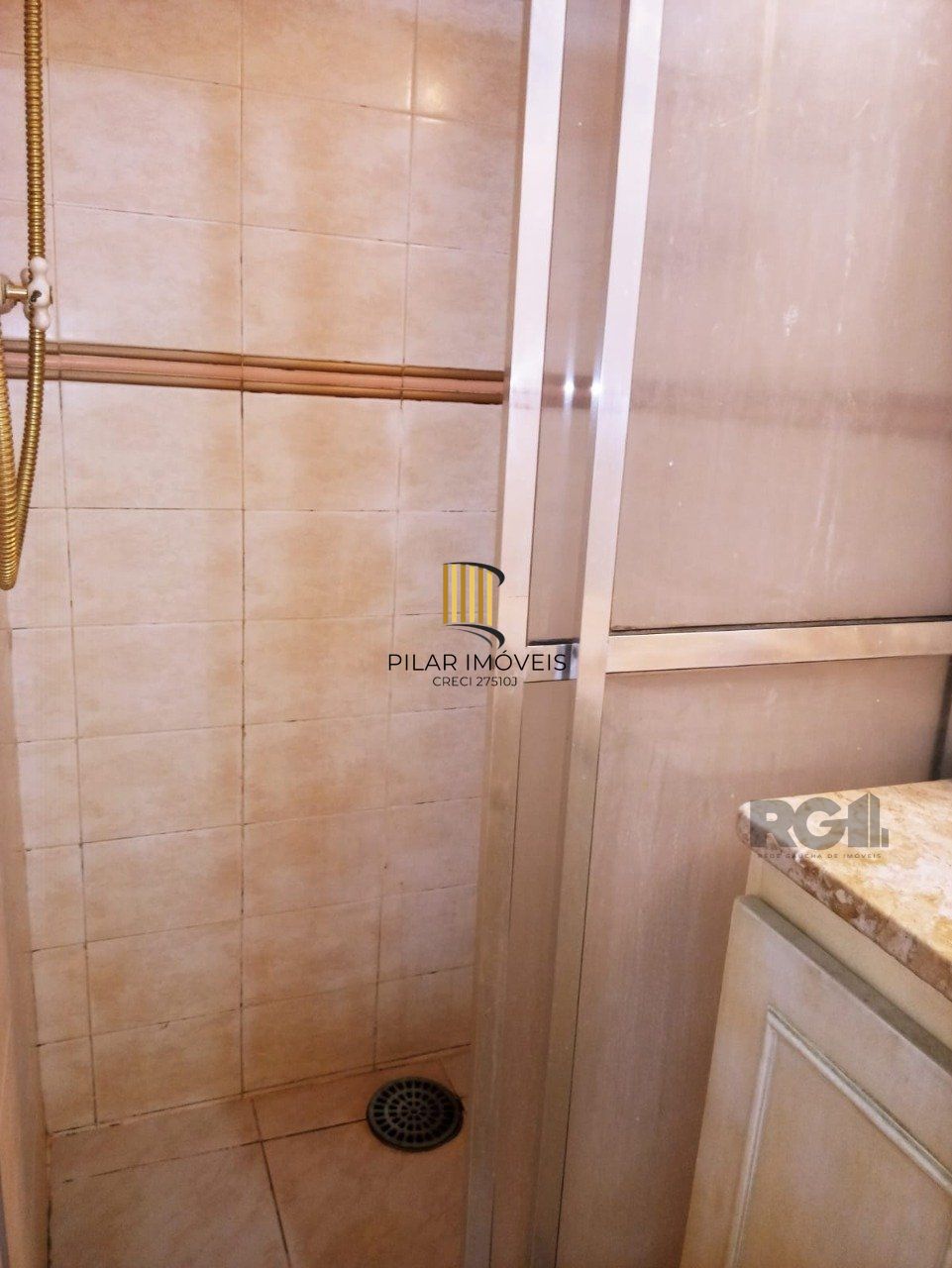 Apartamento 2 quartos, 2 banheiros e garagem na Cidade Baixa.