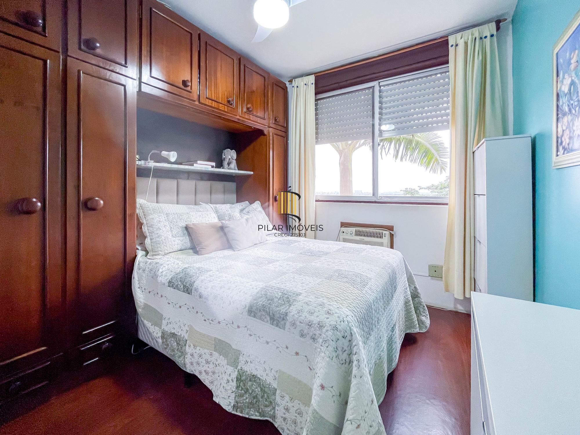 APARTAMENTO 1 DORMITÓRIO, SACADA, 1 VAGA - BAIRRO SÃO SEBASTIÃO