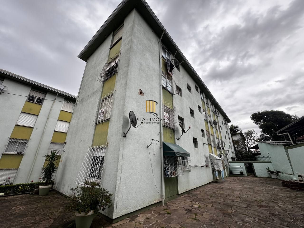 Apartamento de 2 Dormitórios de frente - Cristal Porto Alegre