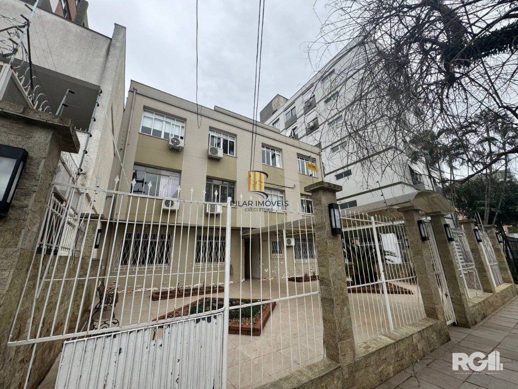 Apartamento GARDEN com dois pátios  privativos,  1 dormitório, sala, cozinha, 1 banheiro   na Av. Getúlio Vargas - Pilar Imóveis