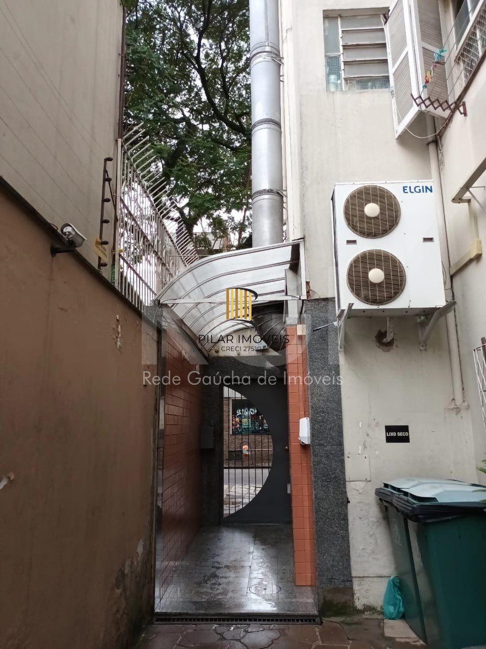 Apartamento JK para Venda - com pátio - Cidade Baixa