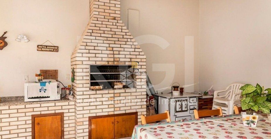 Casa para Venda - 287m², 4 dormitórios, sendo 1 suites, 4 vagas - Partenon