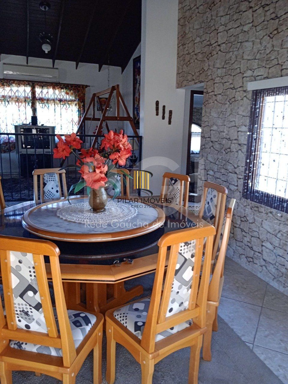 Casa para Venda - 750m², 6 dormitórios, sendo 3 suites, 4 vagas - Partenon