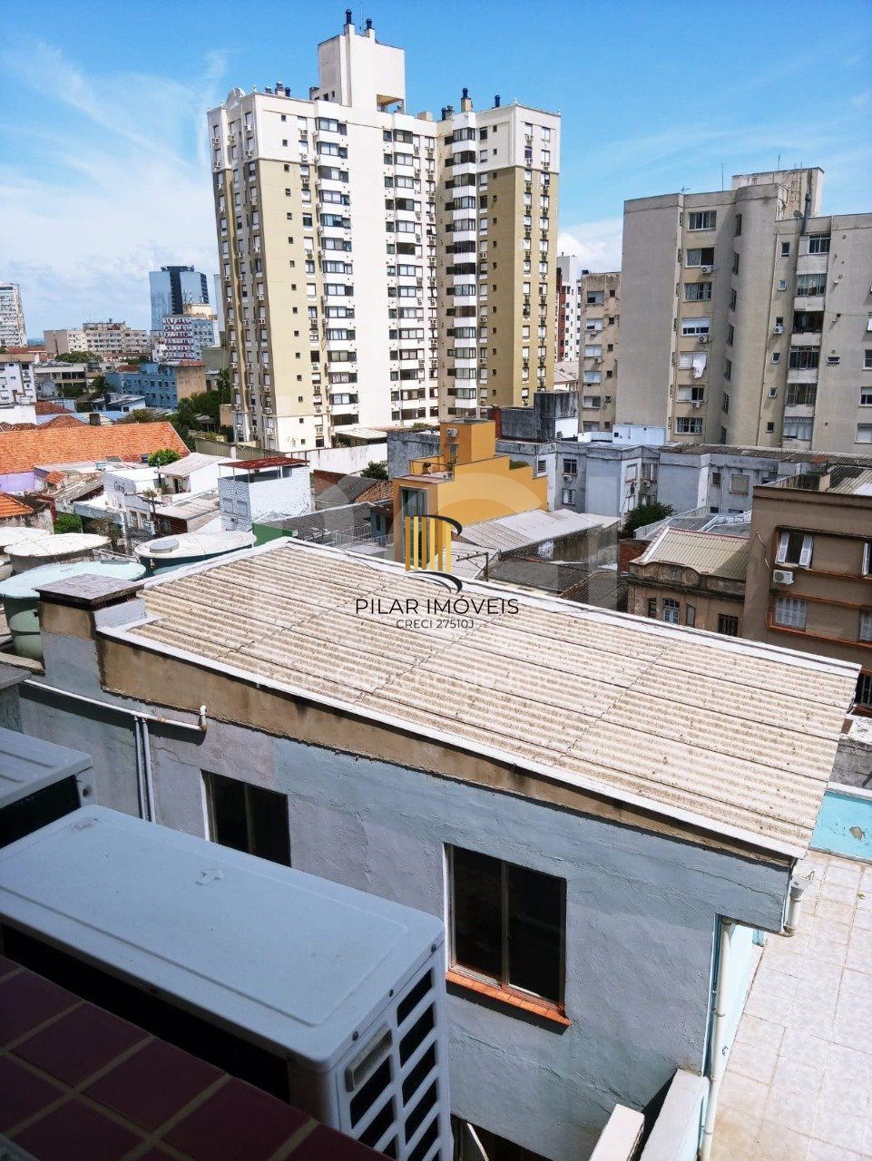 Apartamento desocupado, 2 quartos, andar alto, garagem  na Cidade Baixa.