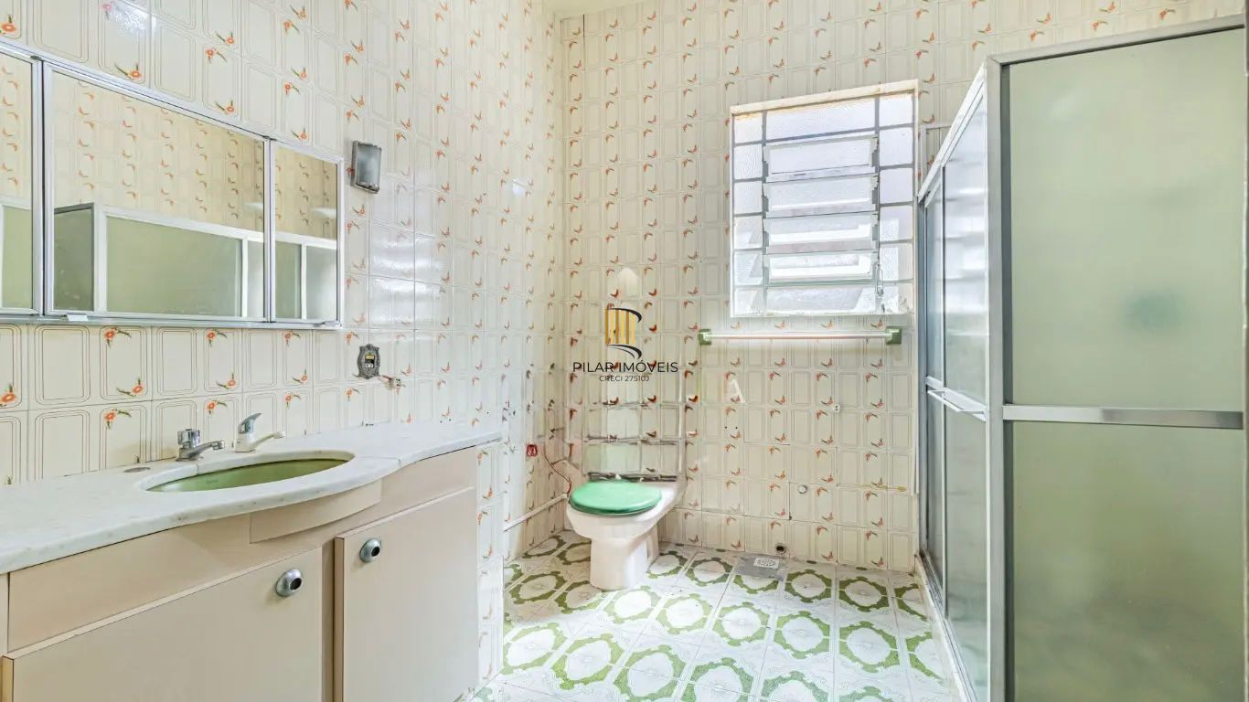 Prédio na Andre da Rocha com garagem