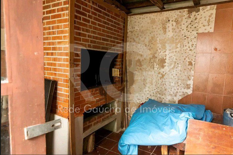 Casa para Venda - 210m², 4 quartos, sendo 1 suites, 4 vagas - Petrópolis