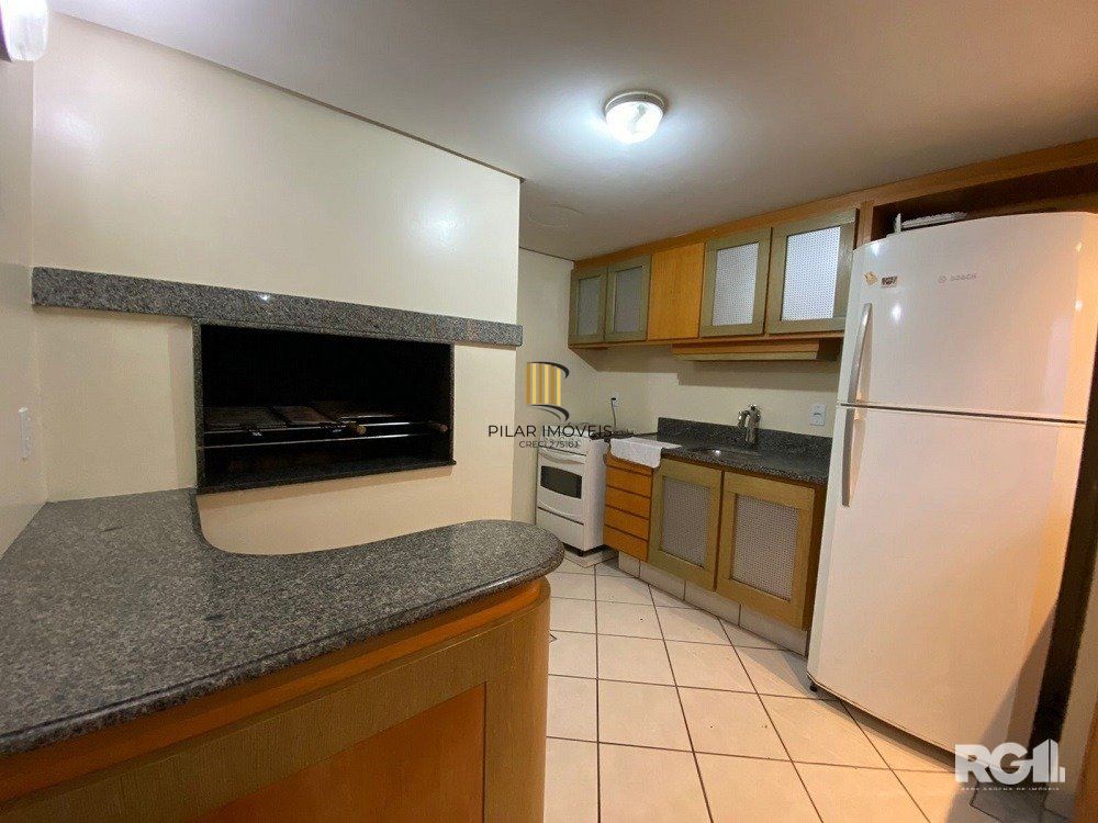 Apartamento 2 dormitórios com 2 vagas garagem na CIDADE BAIXA.