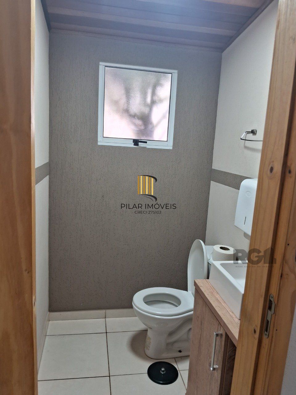 JK reformado na Cidade Baixa com portaria e elevador