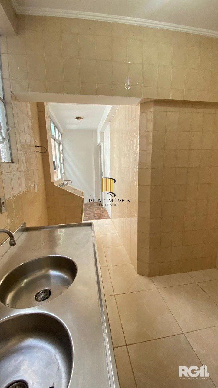 APARTAMENTO 3 DORMITÓRIOS WC AUXILIAR. CÓD. RP389992