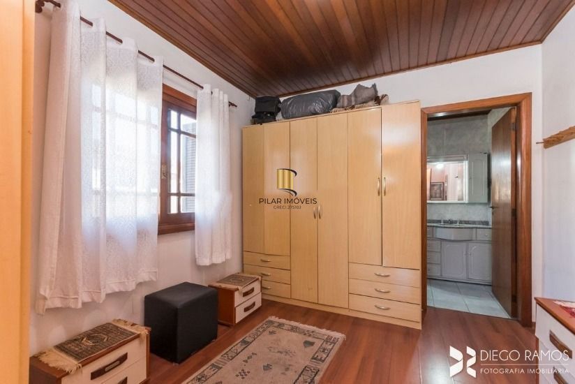 Casa para Venda - 190m², 4 dormitórios, sendo 1 suites, 2 vagas - Partenon