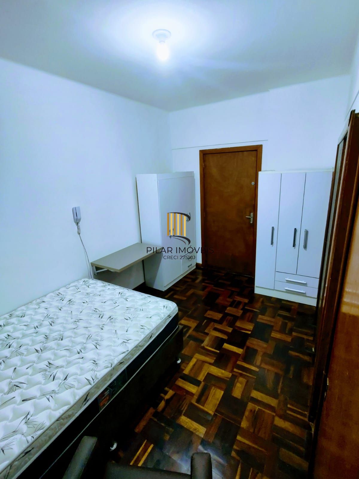 Apartamento JK à venda na Cidade Baixa.