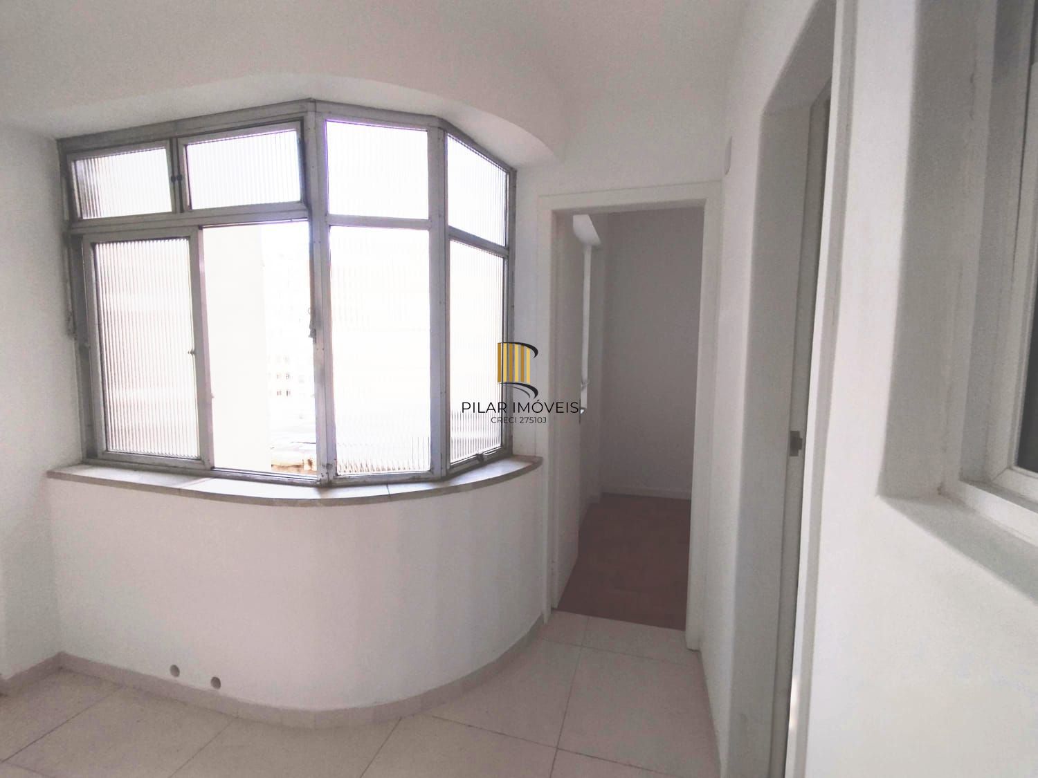 Apartamento de 2 dormitórios com dependência — 75 m² | Rua Riachuelo