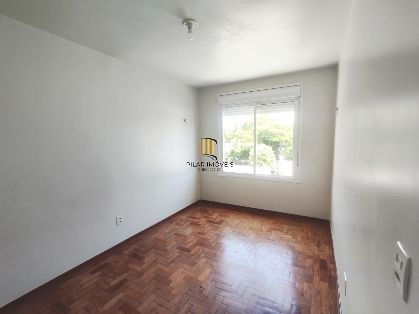 Apartamento à venda na Lima e Silva – amplo, arejado e com excelente iluminação natural