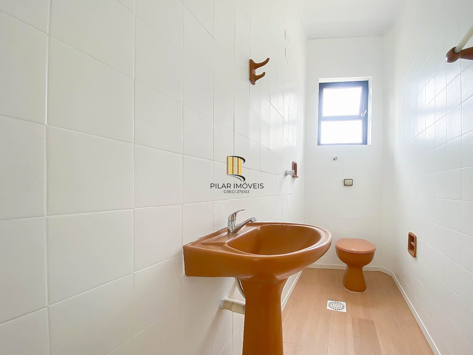 Sala Comercial à Venda na Av. Benjamin Constant – Andar Alto e Portaria