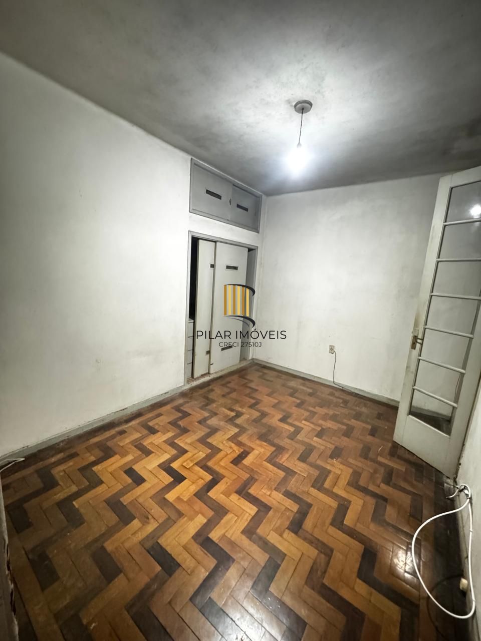 Apartamento desocupado no coração do Centro Histórico de Porto Alegre