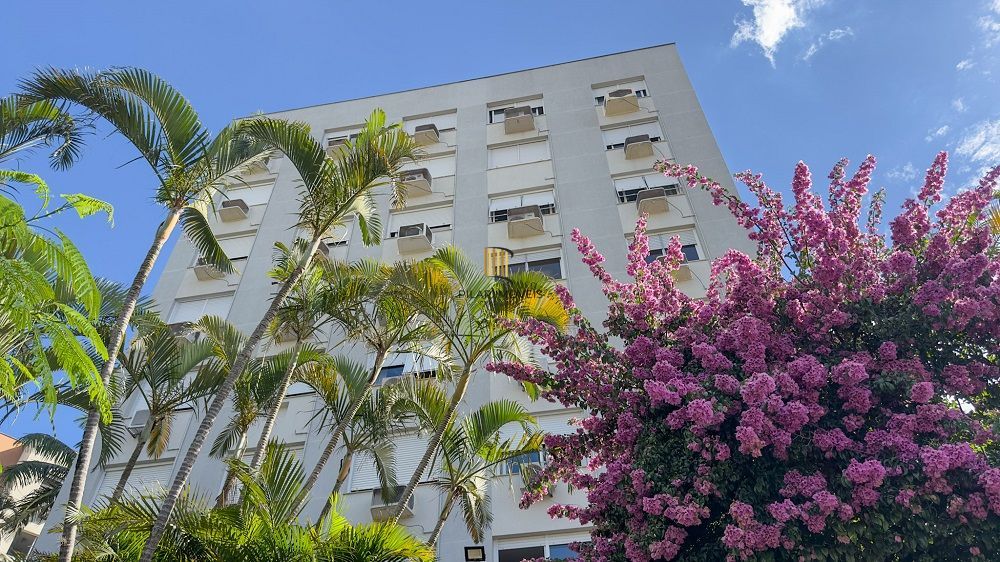 **Apartamento Semi  mobiliado à Venda em Porto Alegre, RS** - Pilar Imóveis