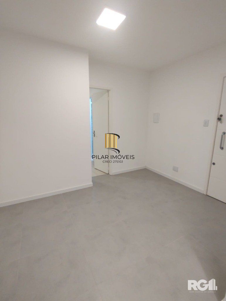 Apartamento de 1 dormitório, REFORMADO - Cód. RP342815
