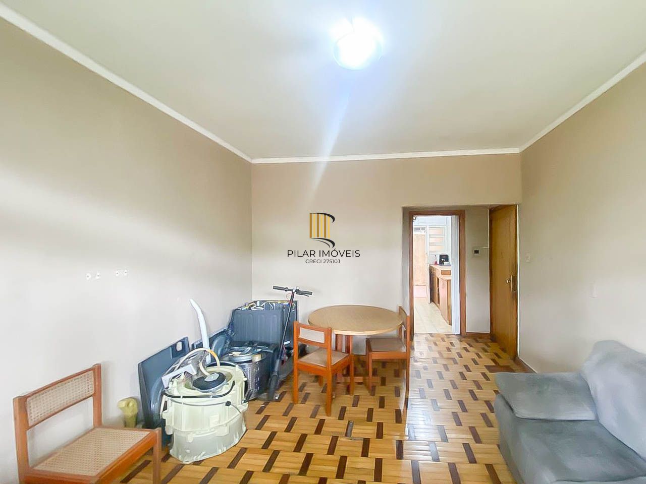 Apartamento 2 Dormitórios com Vaga Coberta no Menino Deus – Av. Ganzo, de Frente