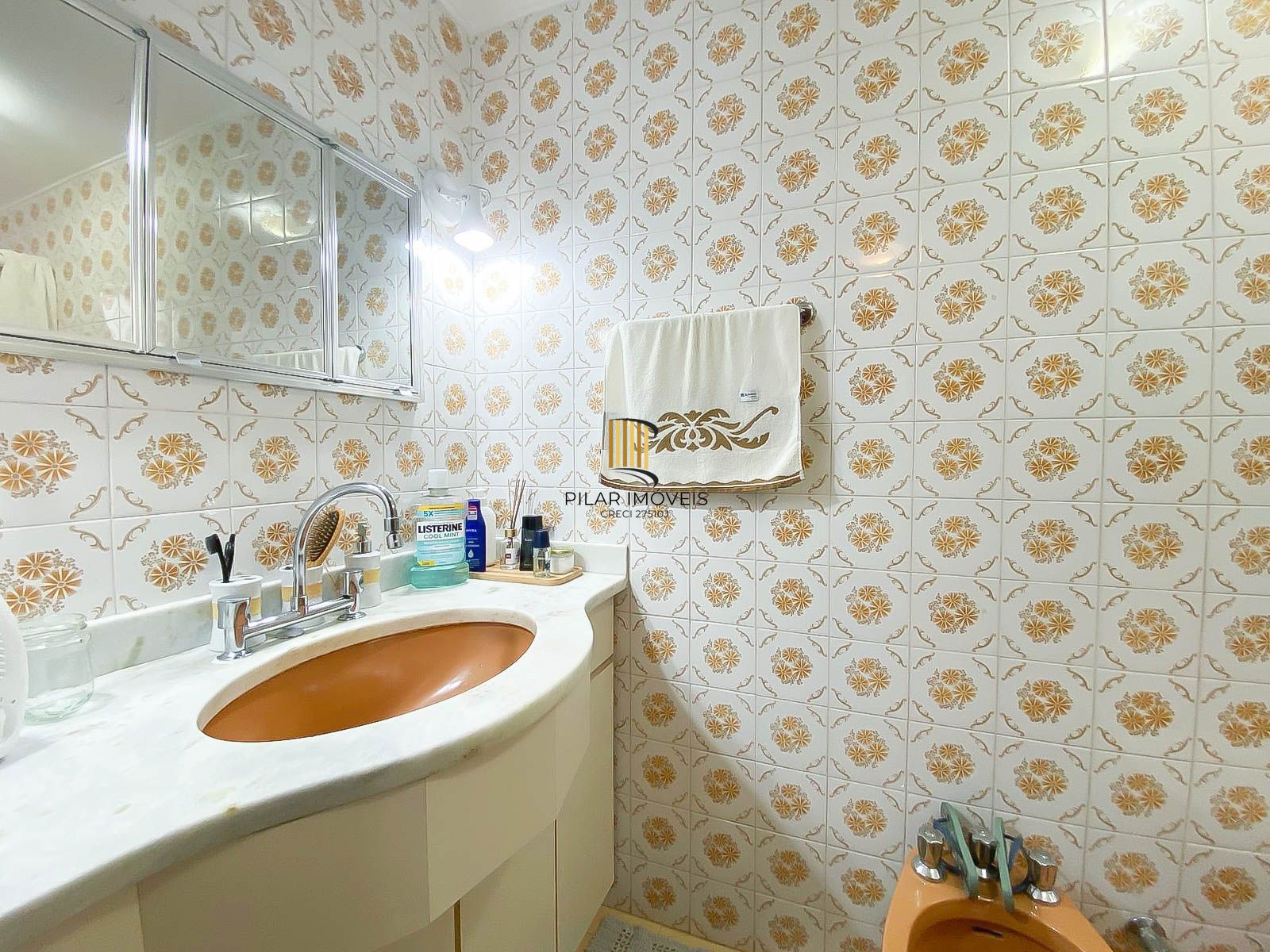 Apartamento 2 Dormitórios com Suíte, Closet, Escritório e Garagem no Rio Branco