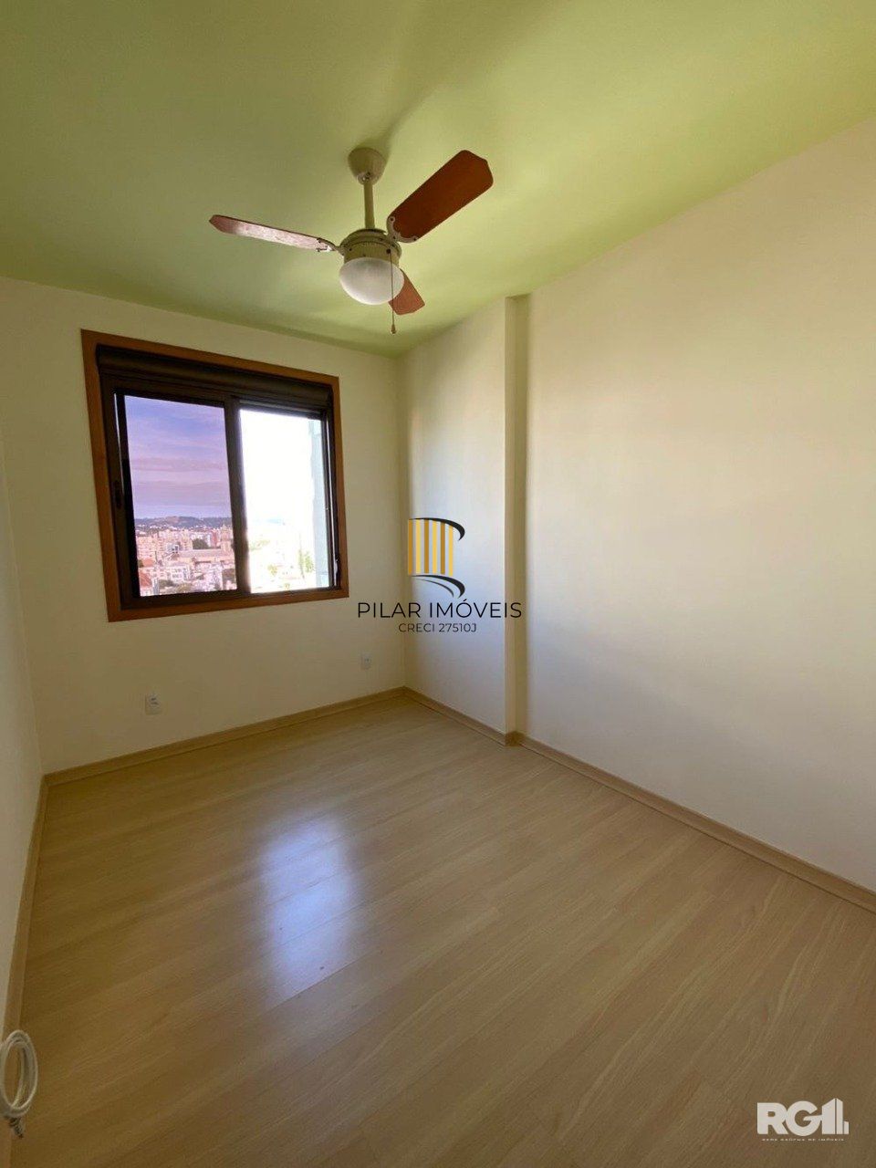APARTAMENTO 2 DORMITÓRIOS COM VAGA DE GARAGEM COBERTA! CÓD.390235