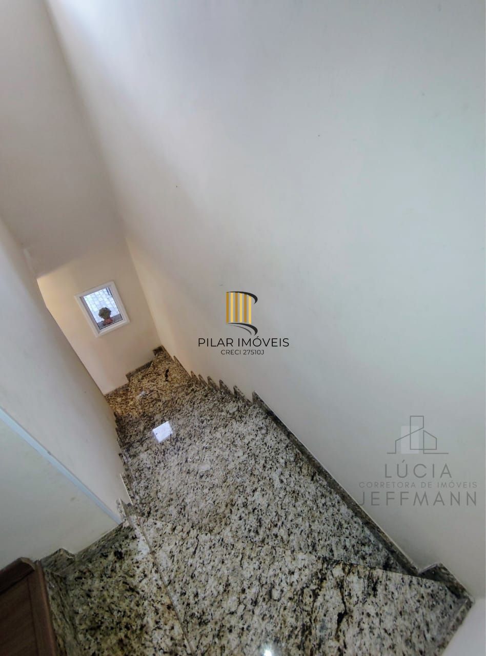 Casa em condomínio semi-mobiliada, desocupada e pronta para morar!