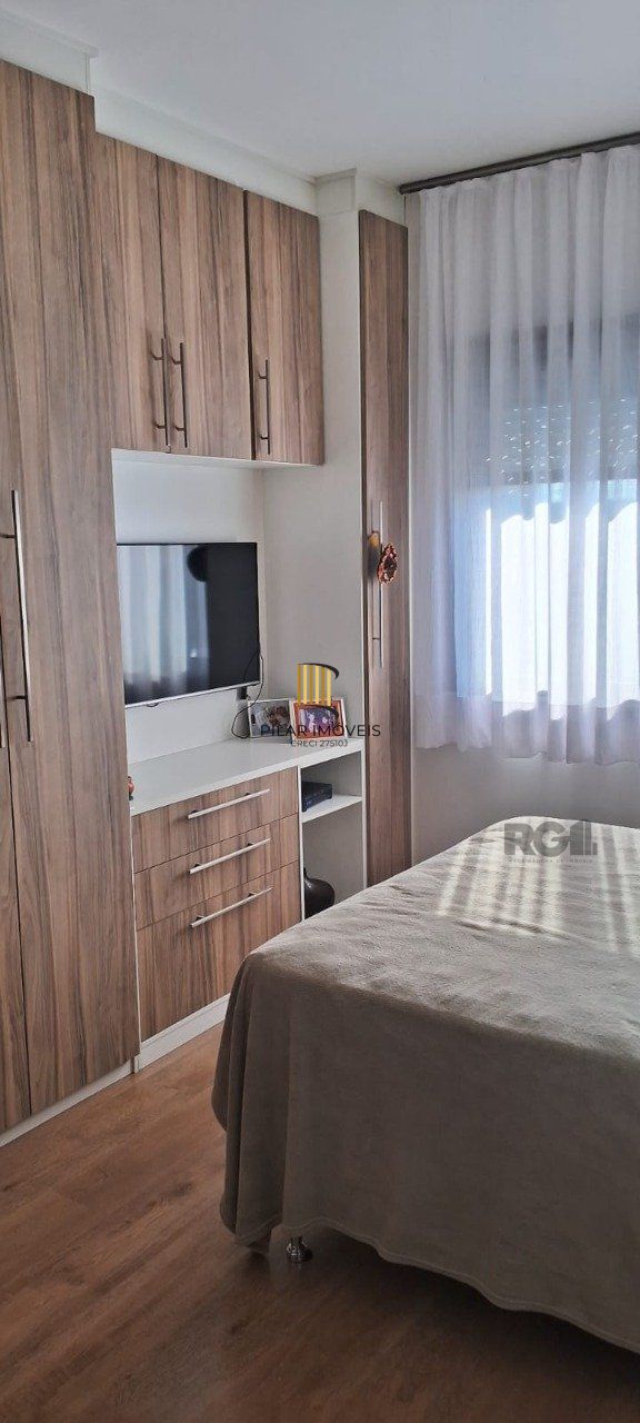 Apartamento 02 dormitórios alto padrão, bairro São João, com 02 vagas cobertas