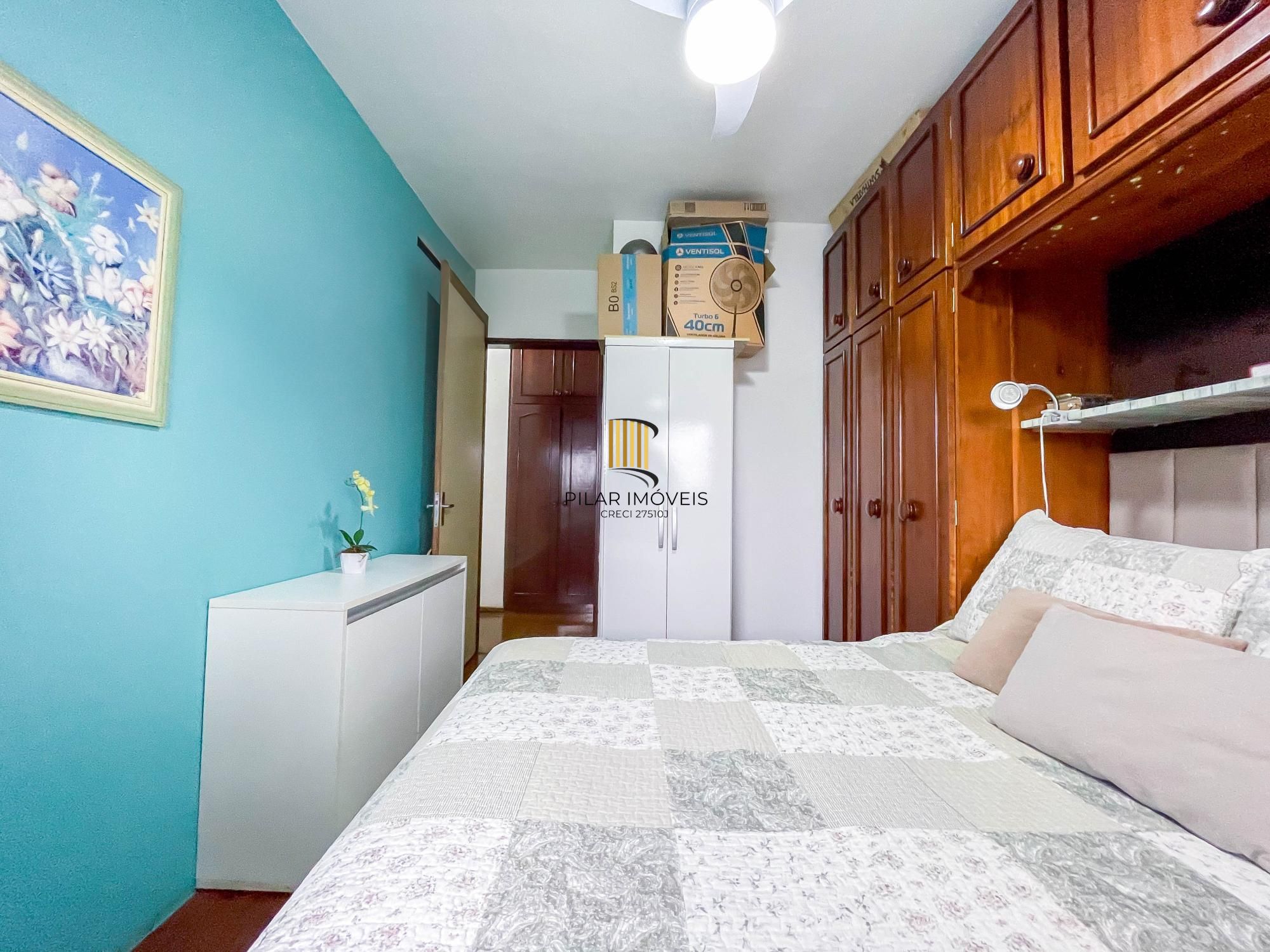 APARTAMENTO 1 DORMITÓRIO, SACADA, 1 VAGA - BAIRRO SÃO SEBASTIÃO