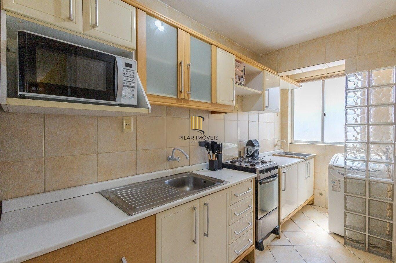 Apartamento mobiliado à venda na General Salustiano – 1 dormitório, 45m², prédio com elevador
