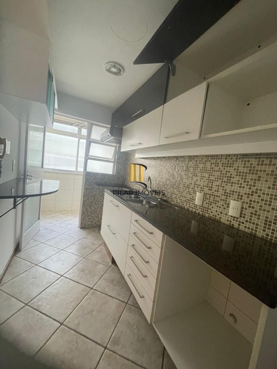 Oportunidade imperdível! Apartamento desocupado à venda no coração do bairro Cidade Baixa