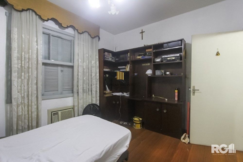 Apartamento de 2 dormitórios em ótima localização na Av. Cristovao colombo.
