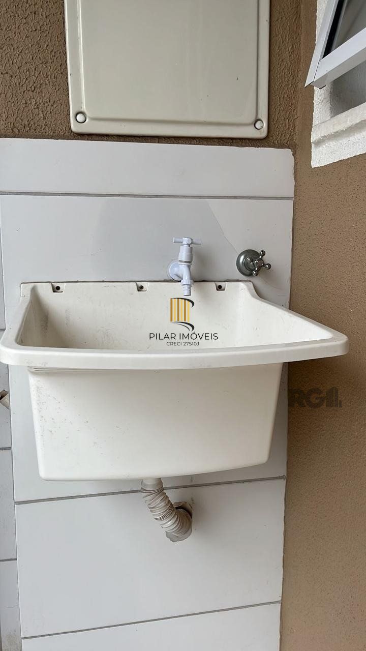 Ótima Casa Terrea,  2 dormitórios , 2 vagas de garagens bairro Hipica em Porto A