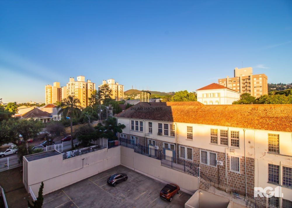 APARTAMENTO 3 DORMITÓRIOS A VENDA, NO BAIRRO TERESÓPOLIS.