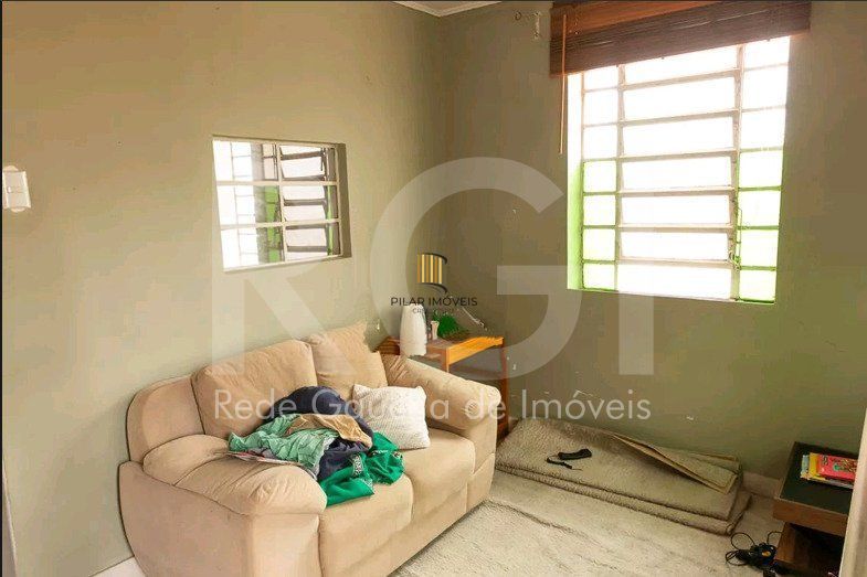 Casa para Venda - 210m², 4 quartos, sendo 1 suites, 4 vagas - Petrópolis