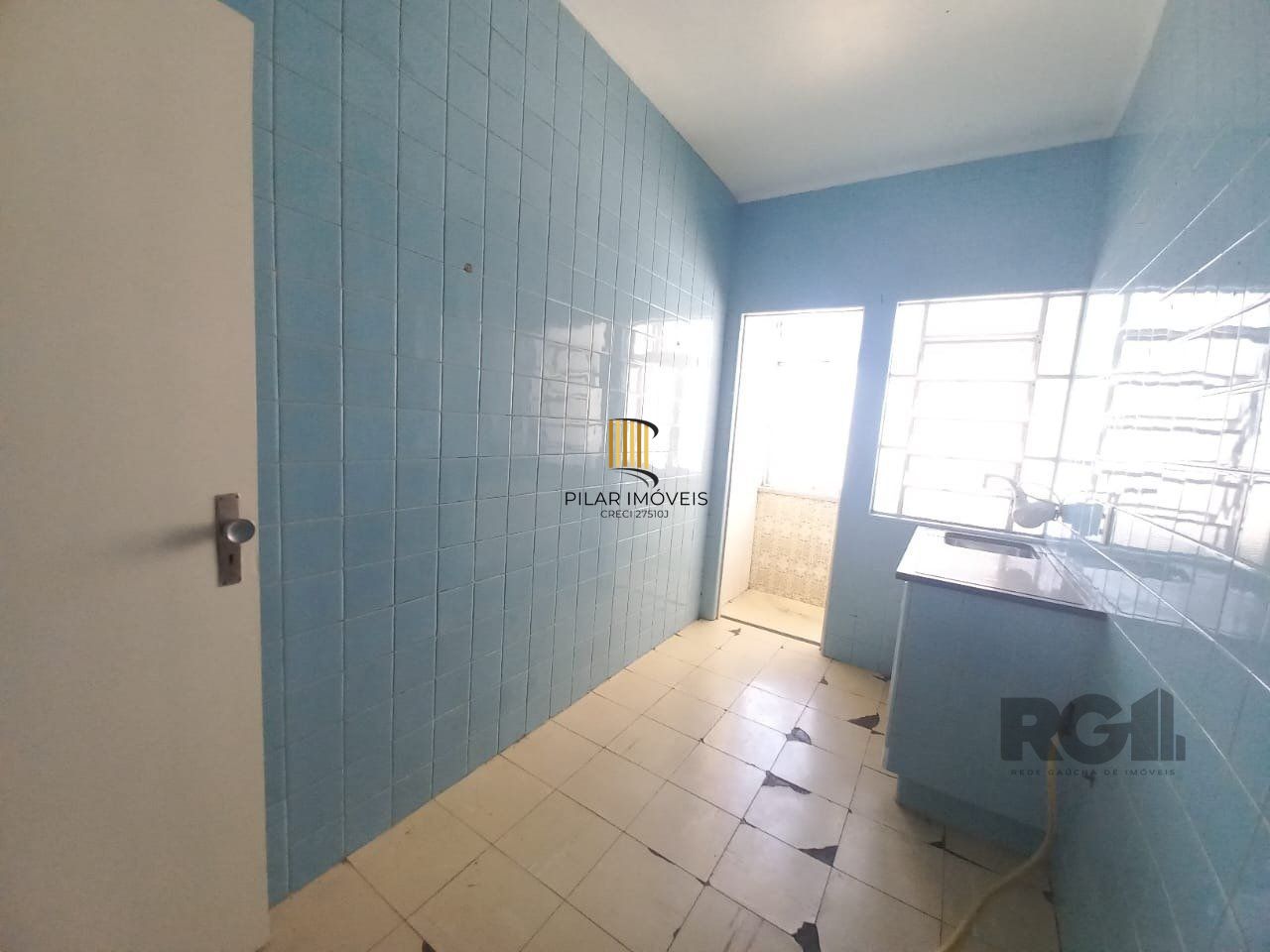 Apartamento  com 2 quartos, desocupado em frente ao zaffari  na Cidade Baixa!