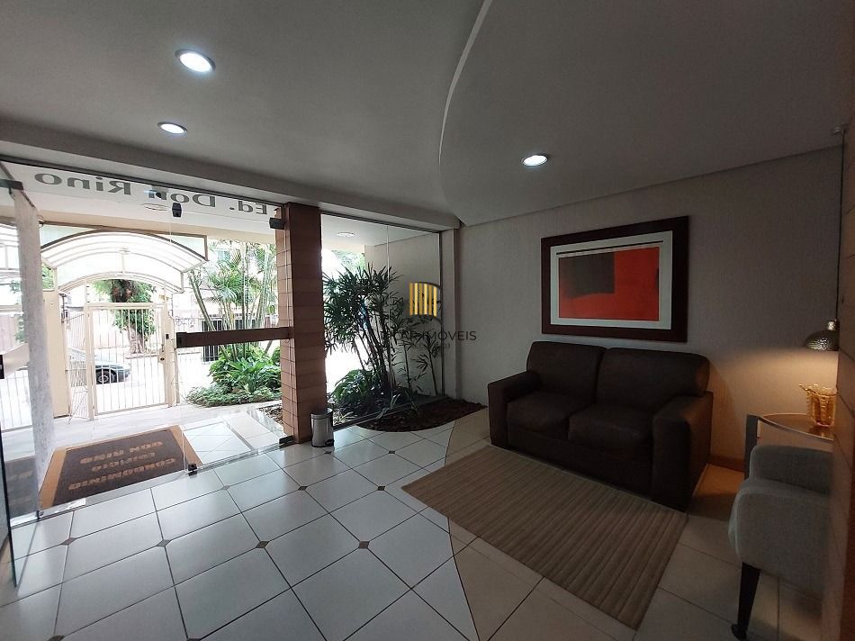 AMPLO APARTAMENTO 1 DORMITÓRIO COM VAGA COBERTA
