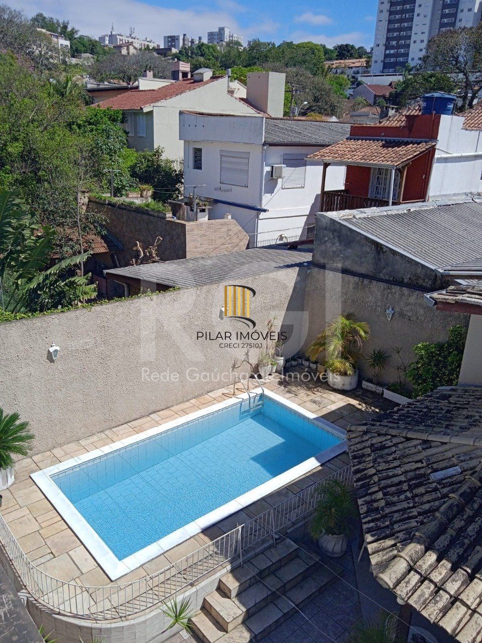 Casa para Venda - 750m², 6 dormitórios, sendo 3 suites, 4 vagas - Partenon