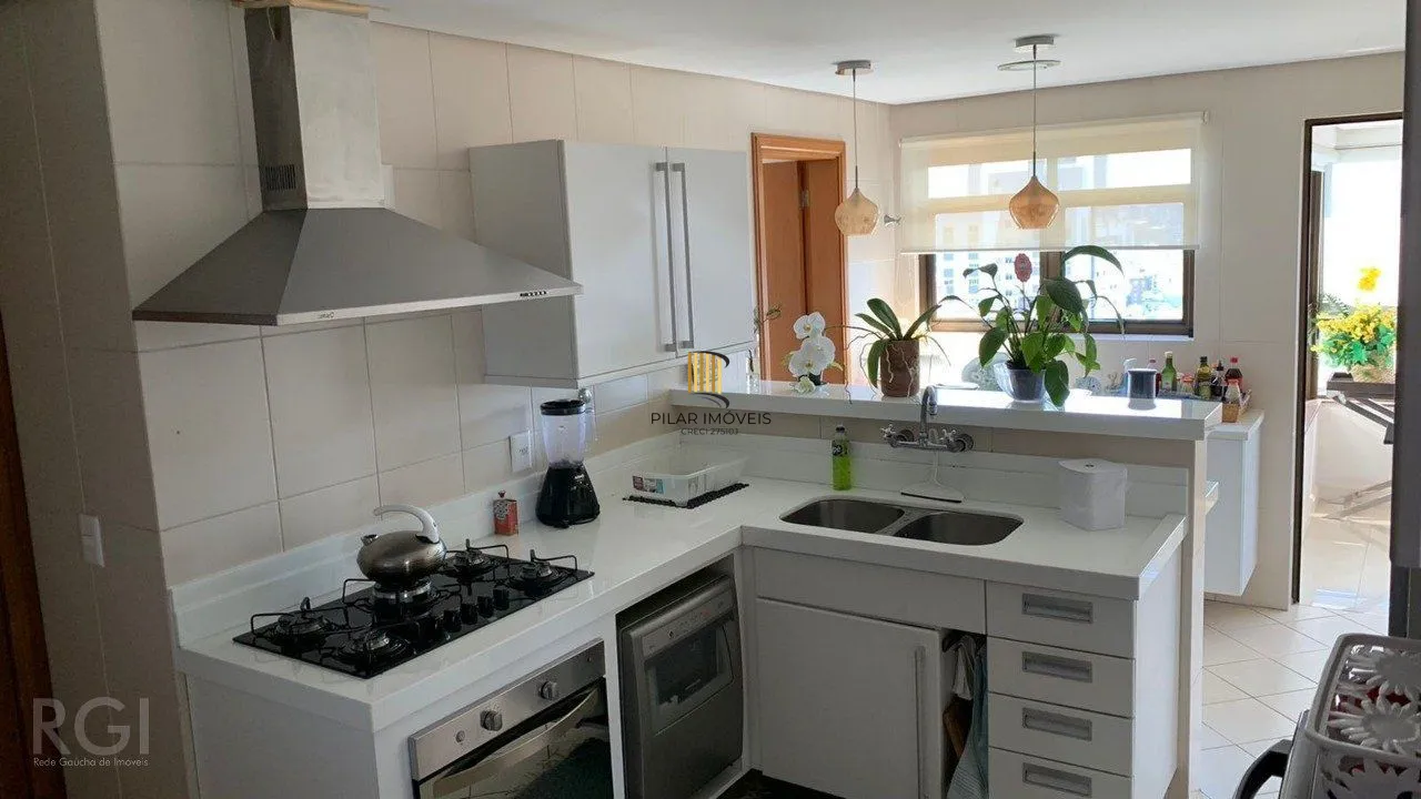 Cobertura para Venda - 310m², 3 dormitórios, sendo 1 suites, 4 vagas - Rio Branc