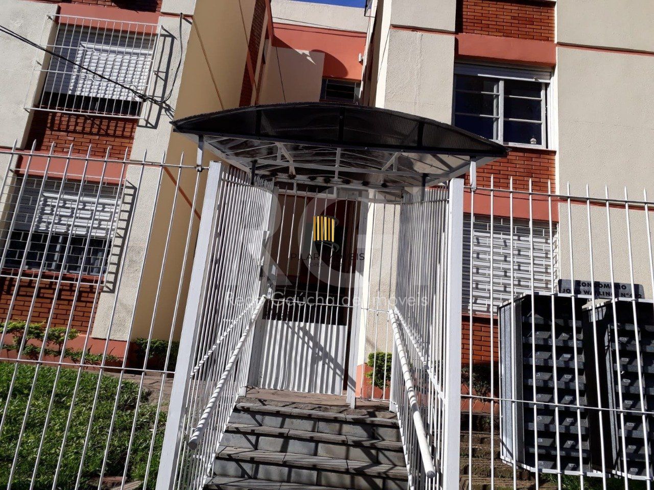 Apartamento com 3 quartos semi mobiliado próximo do Bourbon  Country!