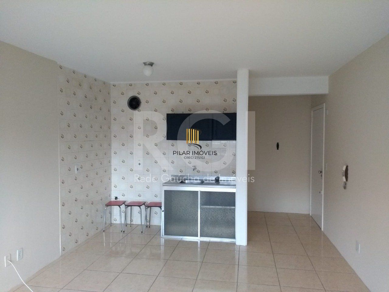Apartamento JK  em andar alto no coração da Cidade Baixa