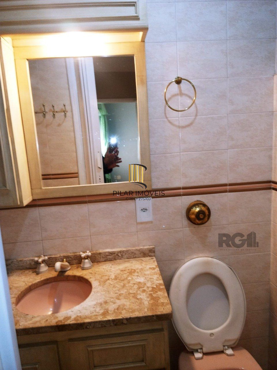 Apartamento 2 quartos, 2 banheiros e garagem na Cidade Baixa.